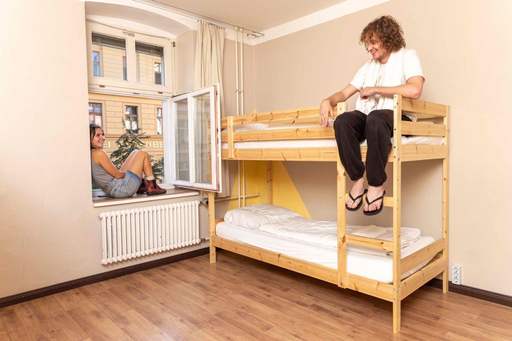 Eastseven Hostel *